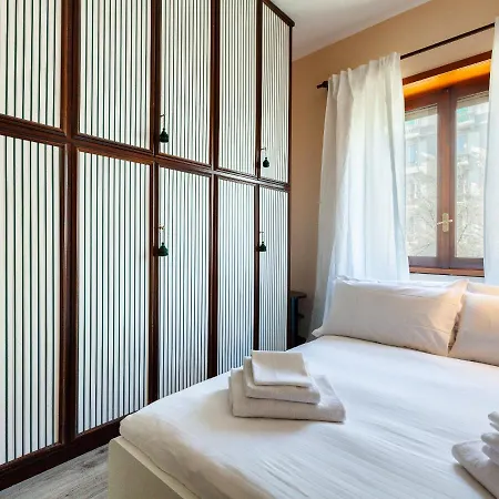 Easyhomes - Premuda * Milano