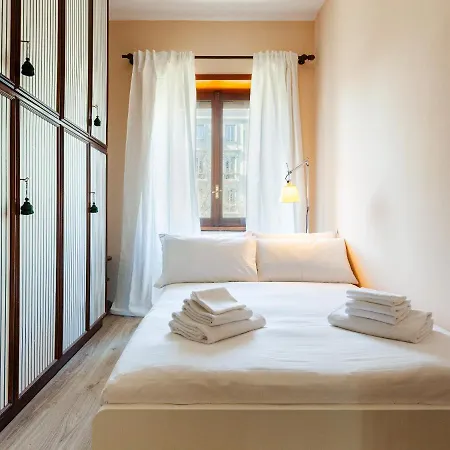 Easyhomes - Premuda * Milano